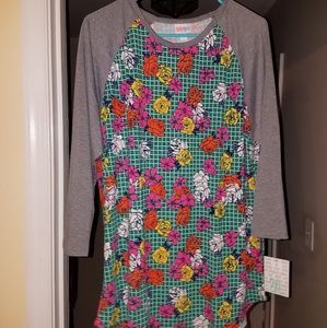 Brand new with tags 2XL Lularoe Randy Tee